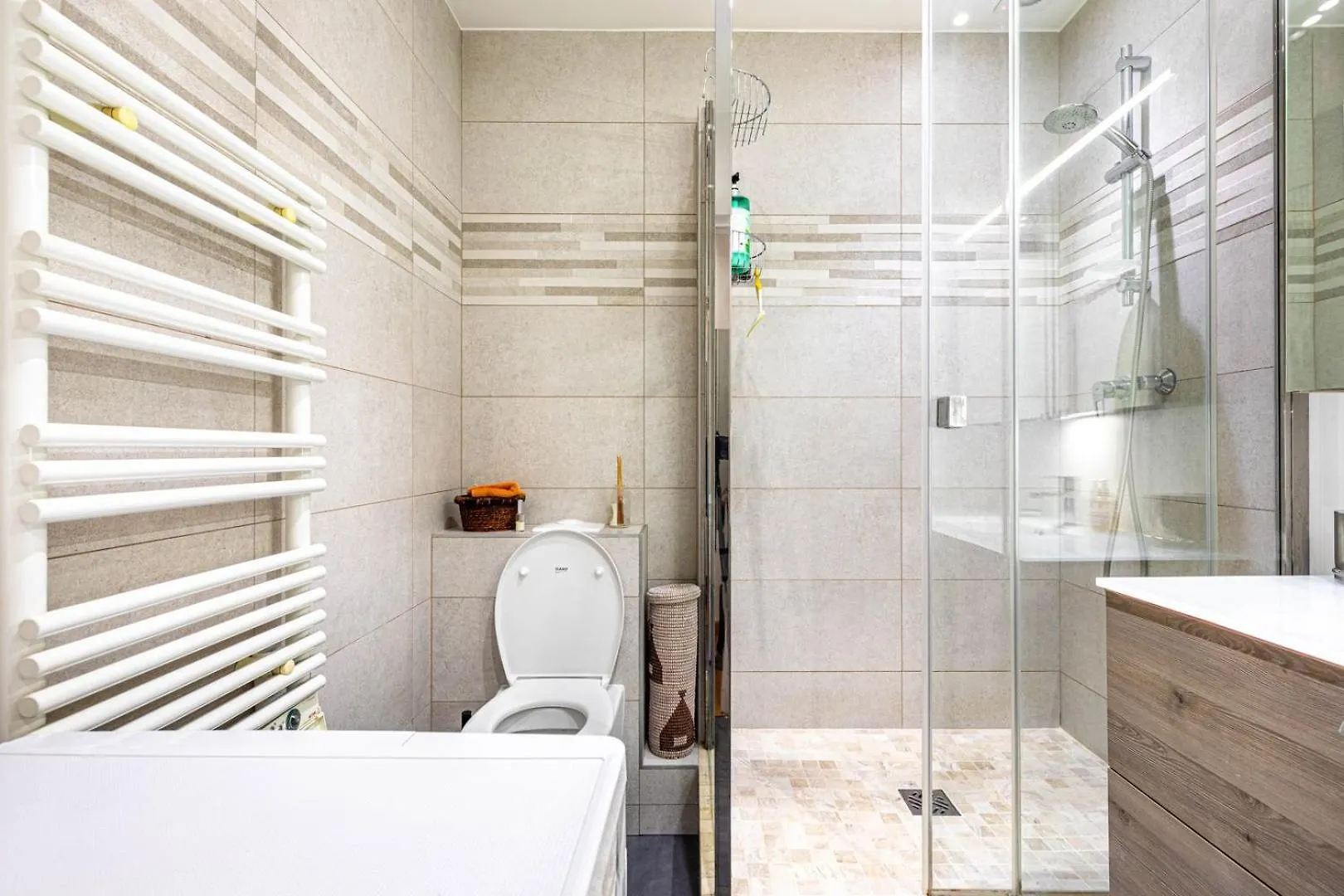 Guestready - Superbe Au Coeur Des Batignolles * Paris